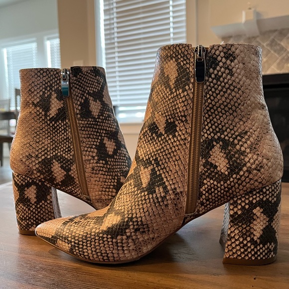 Steve Madden Nadalie Booties - Picture 7 of 8